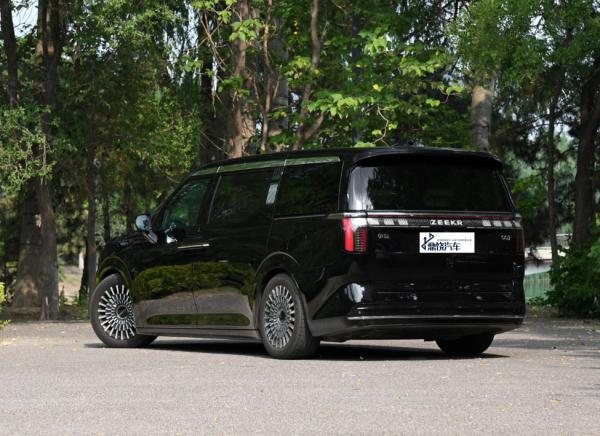 Sport Auto 400Kw 702Km 544Ps Zeekr 009 Electric Car 686Nm 5 Door 6 Seater MPV EV Car