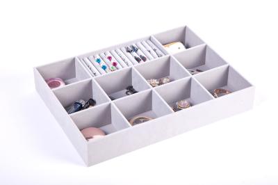 Tray organizador de joyas para la optimización del espacio del armario