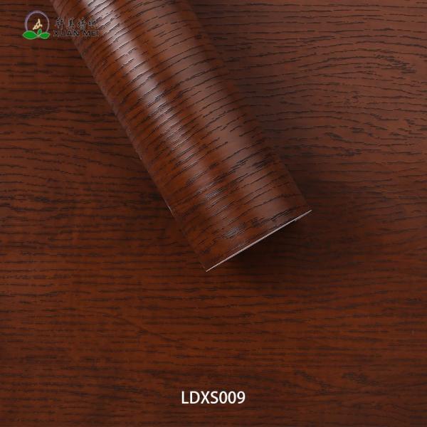 Film autoadhésif à grains de bois très brillants en PVC pour la rénovation de meubles