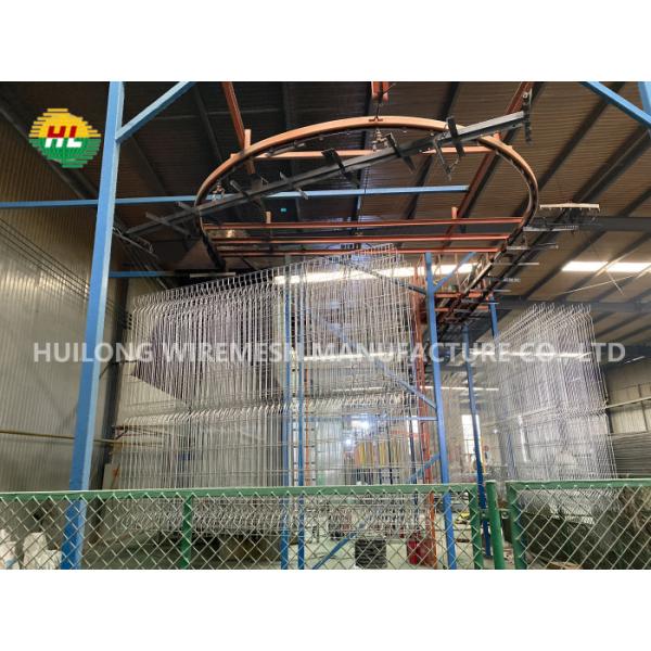 Горячее погружение гальванизировало сетку v 2500mm зеленую ограждая сильную и твердую конструкцию