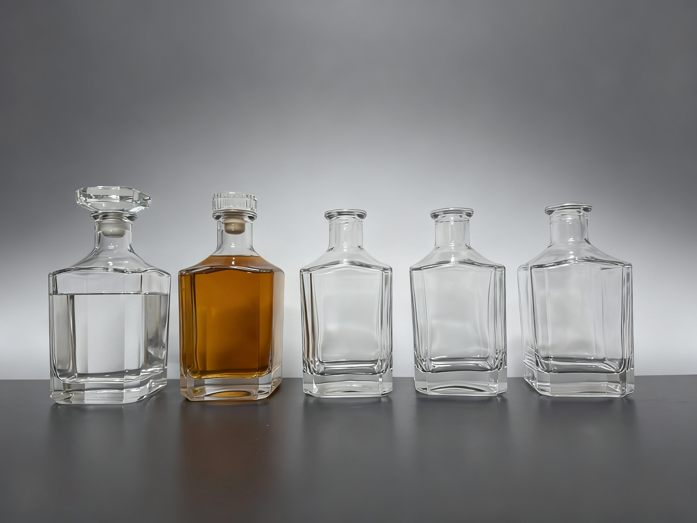 700ml Clear Glass Liquor Bottles/Whiskey Glass Bottle