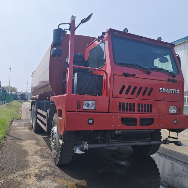 Shantui 6×4 Mining Water Truck with 20T Payload and Carbon Steel Tank for Dust Suppression