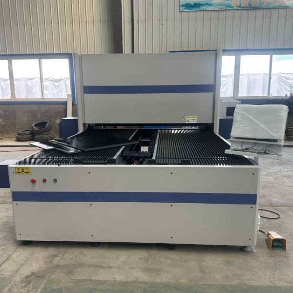 Multiple Axes CNC Bending Machine for Thin Plate Bending with No Damage to Surface Flanging Machine