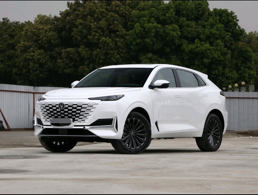 Changan Unik 2021 2.0T Zhuoyue Version Среднеразмерный внедорожник с турбонаддувом 8 Geart MT&AT