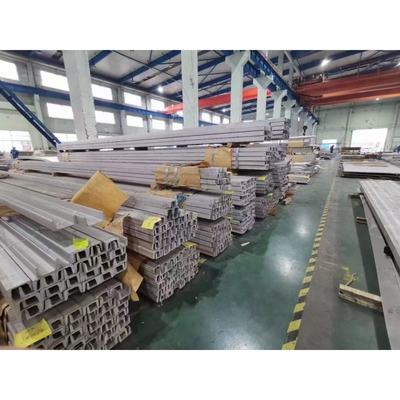 10#, 20#，201, 304, 316L... Channel steel is used in building structures,