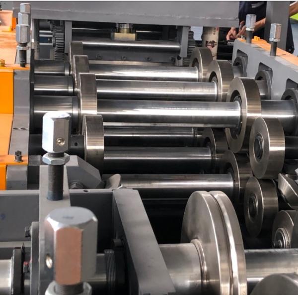Roulement galvanisé de purline de Cee Purlins Zee formant la machine
