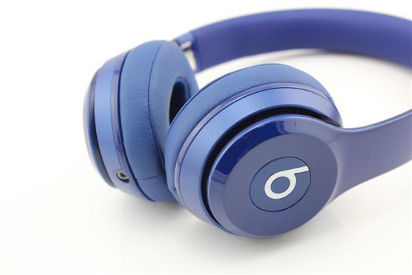 Beats Solo2 Gloss Blue Headphones  Beats By Dre Wired Headphones with seal box