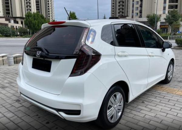Veículo Usado Pequeno Sedan a Gás 1.5L CVT Max Pro 188km/h Velocidade 5 Portas Hatchback Óleo Carro a gasolina para Honda Fit