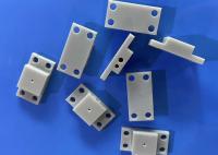Peças de cerâmica de nitreto de alumina 15KV/mm Resistência dielétrica 4,5-5,5x10-6/K
