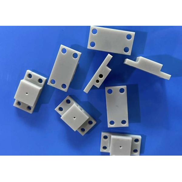 Диэлектрическая прочность 4.5-5.5кс10-6/К частей 15КВ/мм нитрида глинозема керам