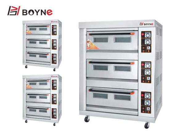 As bandejas dobro da plataforma quatro intoxicam a loja de alimento comercial de Oven Bread Shop Bakery Kitchen