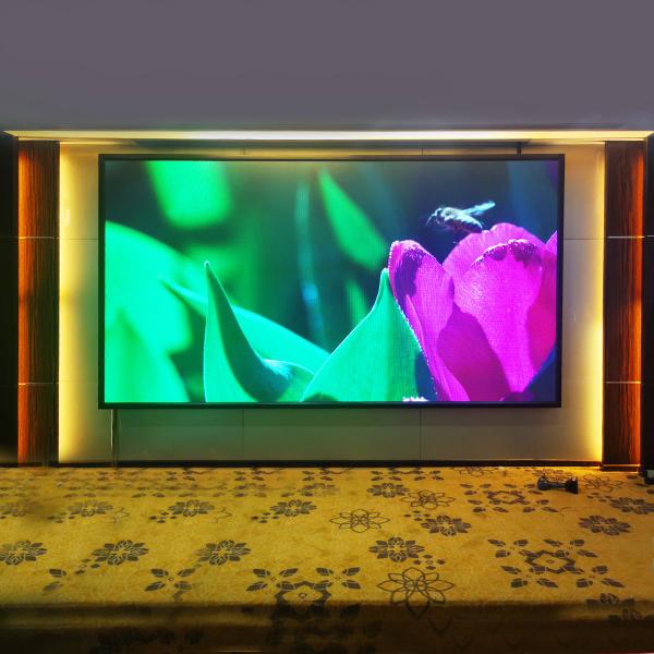 Quadros de avisos internos espaçando pequenos fixos internos da exposição de diodo emissor de luz P1.86 da cor completa Digitas