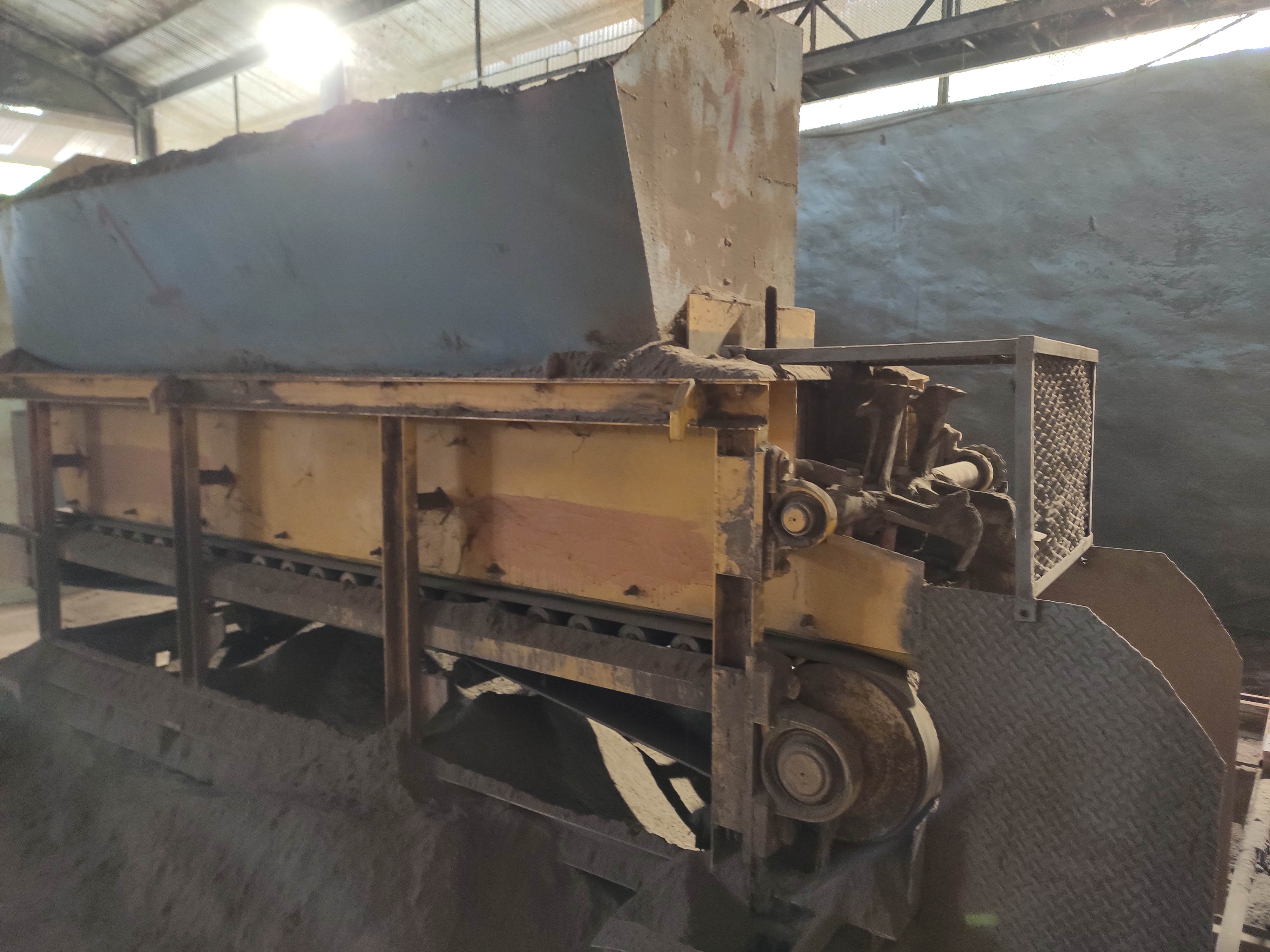 Глина стальной структуры фидера коробки полностью делая машину, 9-30M3 в емкость часа с поясом транспортера 650x5x8100mm резиновым