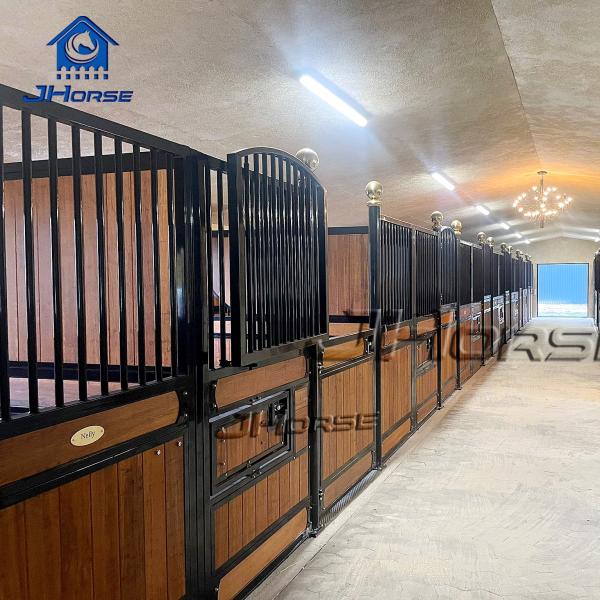 Panneau frontal d'écurie de style européen pour chevaux avec mangeoire, résistant à l'humidité, équipement équin