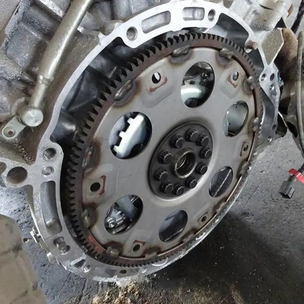 A mão de segundo importada de Japão usou o motor de gasolina para o Toyota Land Cruiser