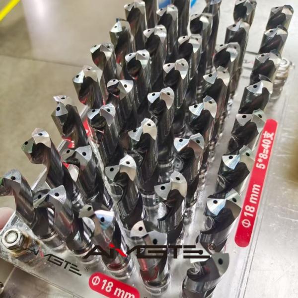 High Precision Carbide Drill Bit with 135° Point Angle and 30–35° Helix for Efficient Deep Hole Drilling in 1-32mm Diameter