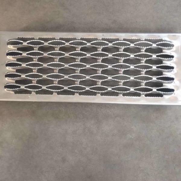 Diamond Hole Grip Span Safety Grating Galvanized Steel Anti Slip For Walkway Plank