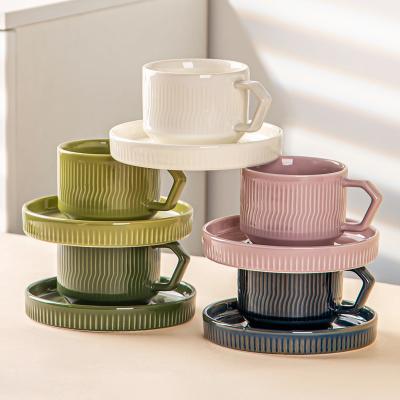 Une tasse Nordique en céramique pour cadeaux d'affaires