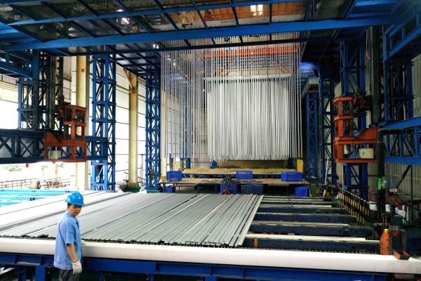 Empresa ABD Vietname 5000 toneladas Linha de produção de anodização de grande capacidade de tensão personalizada