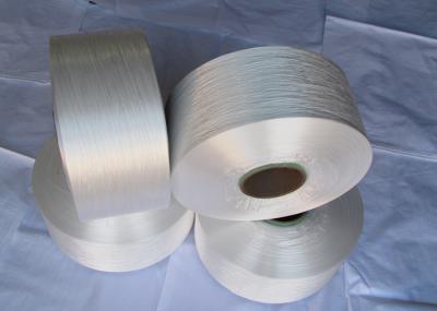 O polipropileno alto UV PP da tenacidade de 3% Yarn o branco 2500D cru para a correia líquida