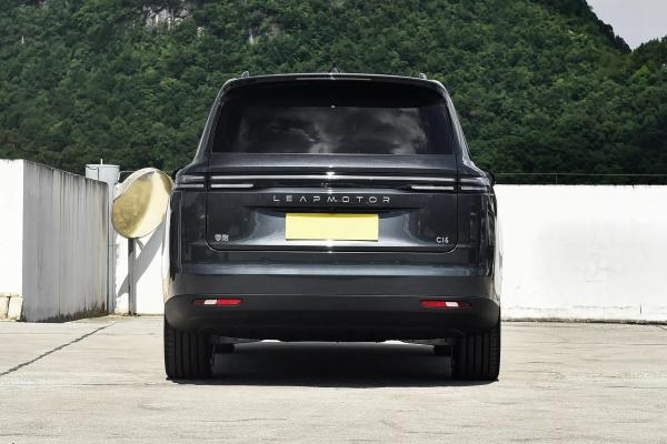Leap Motor C16 2024 SUV eléctrico de 6 asientos de primera línea con 1095 km de alcance completo y transmisión de una sola velocidad