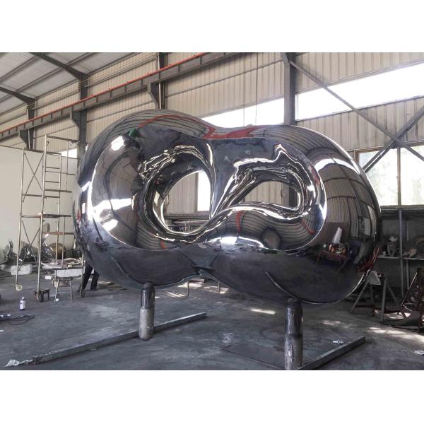 На открытом воздухе поверхность скульптуры нержавеющей стали сада металла отполированная зеркалом