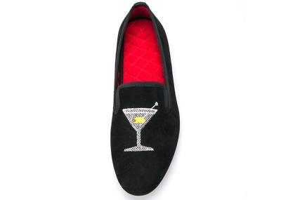 Embroidery Men Velvet Loafers Men Black Smoking Slippers With Wine Glass Design (Sapatilhas de fumador pretas para homens com desenho em vidro de vinho)