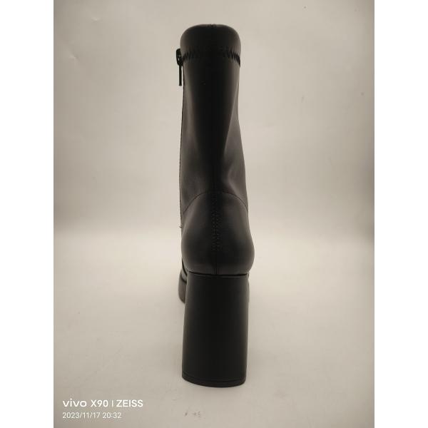 Женские ботинки с резиновой подошвой