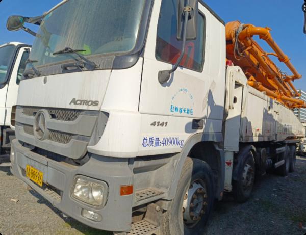 USED ZOOMLION 52m pump truck Concrete Pump 2013 boom pump Benz chassis