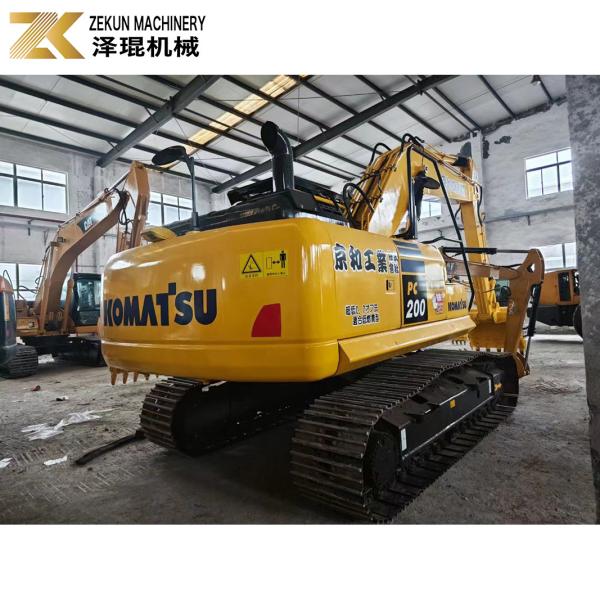 Temps de travail réduit 2001-4000 Komatsu PC200-8 Excavateur à rouleaux usagé en bon état