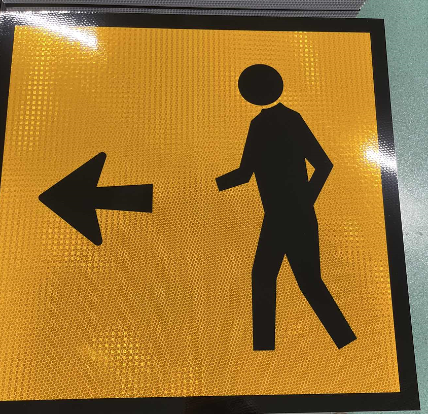Australian Multi Message Customizable Traffic Sign Offering Performance and Easy Installation Ideal for Municipalities and Private Road Management Projects