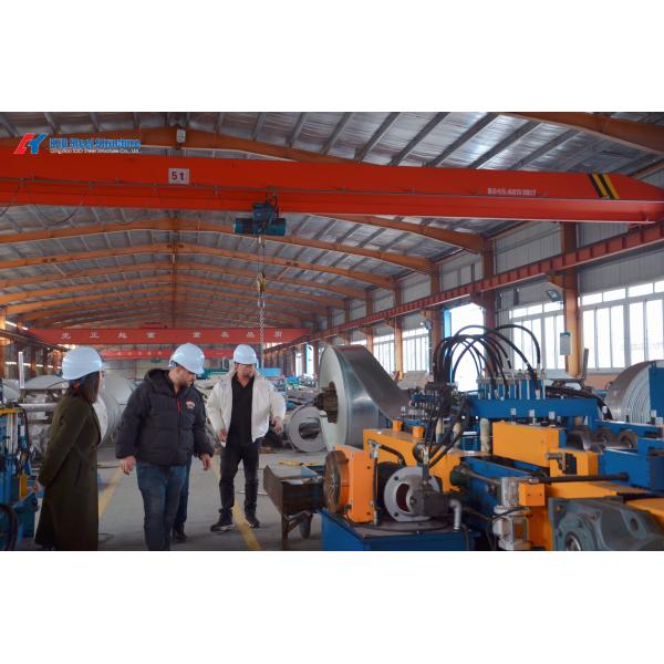 Современное стальное жилое здание с фасадной конструкцией