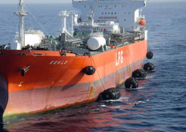 Wear Resistance Marine Dock Rubber  Bumpers Fenders With Galvanized Chain And Tire