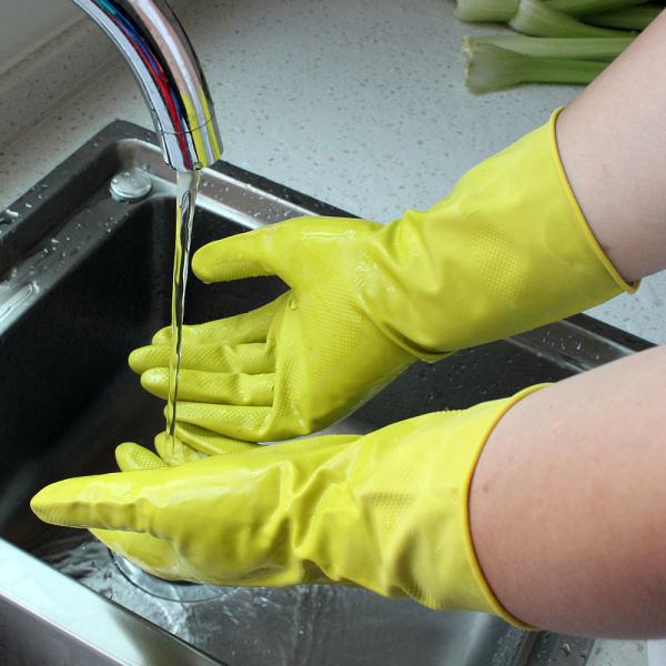 Сверхмощное стадо выровняло резиновыми цвета подгонянные перчатками водостойкие