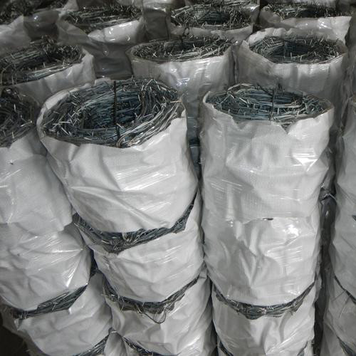 Reliable Quality Barbed Wire Chain Link Fence Galvanized Surface Treatment