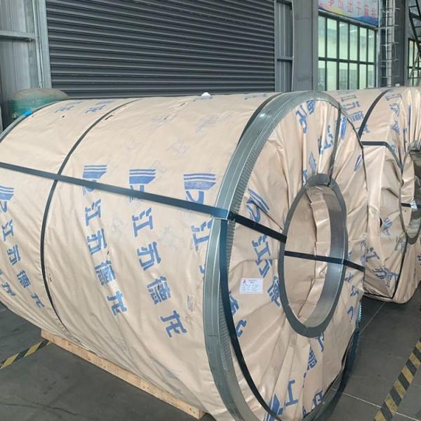 Superficie de acero inoxidable laminada en caliente del borde 8K de la raja de la bobina del estándar del EN