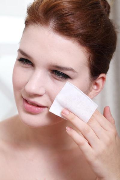 Width 320cm Plain Spunlace Nonwoven Sheets For Daily Facial Care