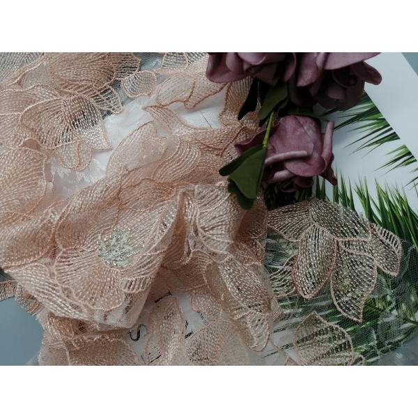 Скатерть 80 розовой вышитой бисером дворов ткани вышивки