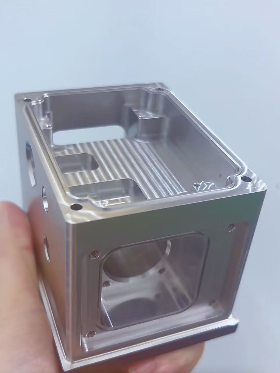 Ultra-Precision CNC Machined Aluminum Optical Module Housing with Internal Reinforcement Ribs and Optical-Grade Surface Finish