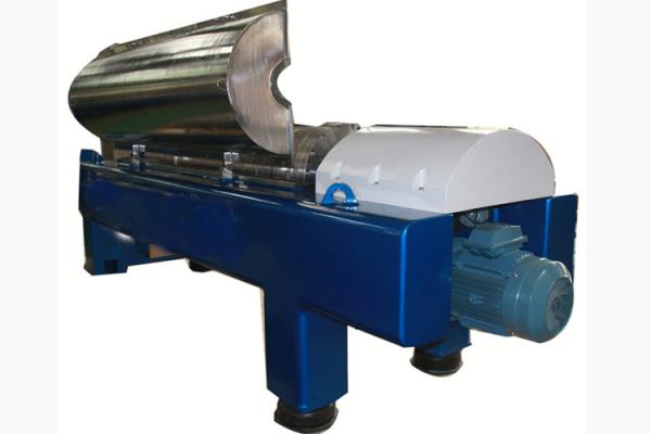 Equipamento fabril do tratamento de águas residuais do centrifugador do filtro LW450 para a separação líquida contínua