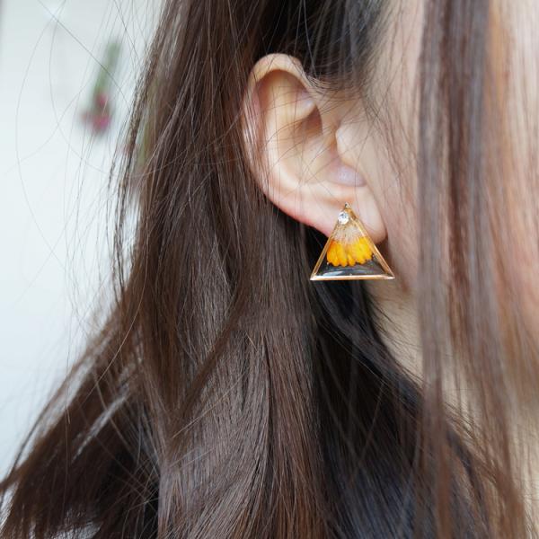 African Daisy Triangle Handcrafts Triangle Drop earrings Yellow And Red Africa Earrings Made In Japan