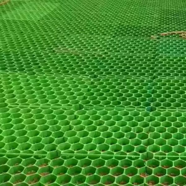 Flat Top High Quality Plastic Grass Grid Paver Erosion Control Grass Grid for Driveway Road Slope Retaining Wall Outdoor Use Garden Landscape Park Grass Plastic Grass Grid Planting Drainage
