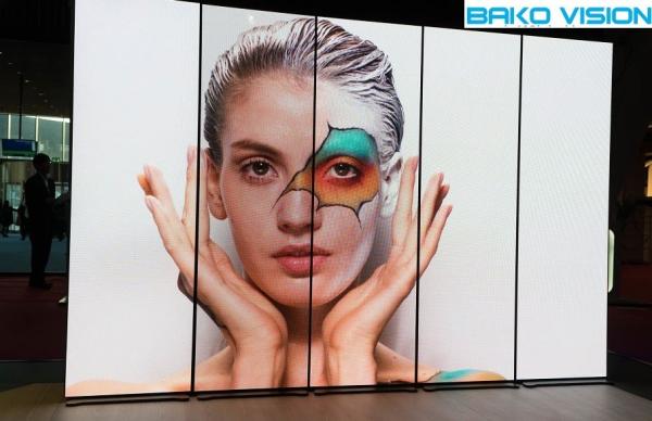 P2.5 Movable Easy Carry Indoor LED Poster Display Screen LED Placard Menu