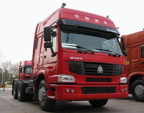 O caminhão SINOTRUK HOWO LHD 6X4 Euro2 336HP dois do trator ancora ZZ4257N3241V