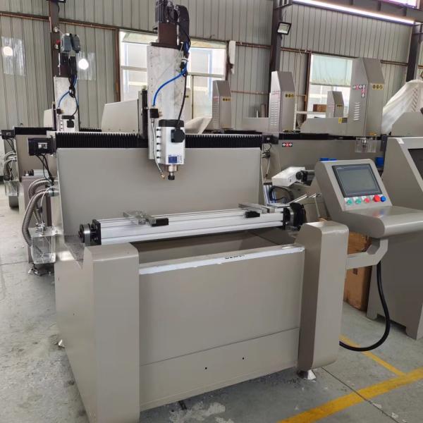 アルミとUPVCの穴を掘り切る機械