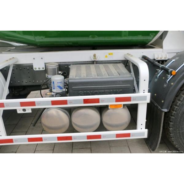Building Material Shops Used SinotruK HOWO T5G 340HP 8X4 7.37 Square Concrete Mixer Truck