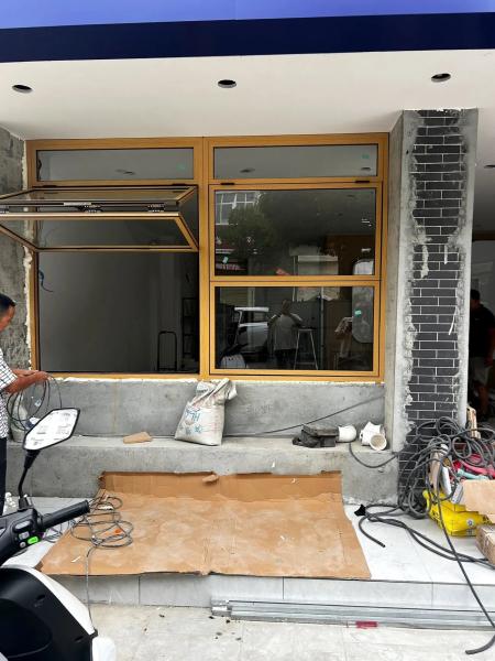 Design Adaptive Folding Window Featuring Voice Activated Opening and Closing