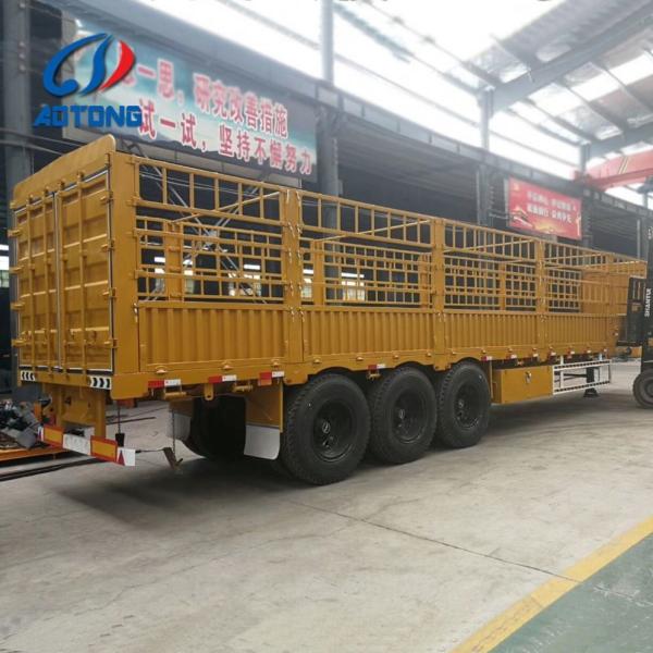 3 Axles Fencing Livestock Horse Carriage Semi Trailer in Liangshan With High Capacity
