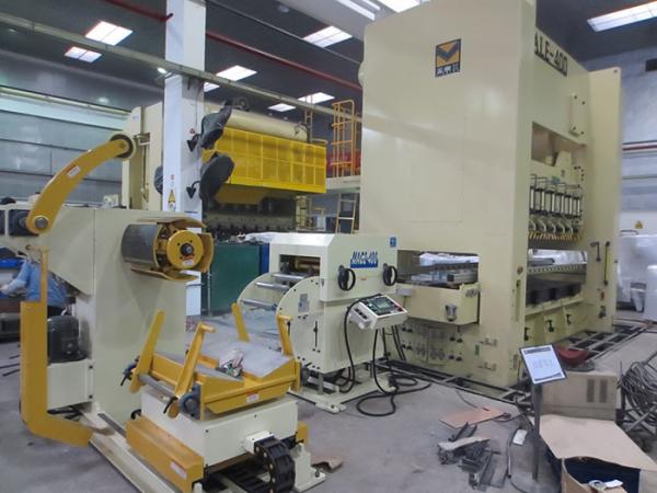 Roll Processing High Precision Leveling Machine , Stamping Automatic Feeder