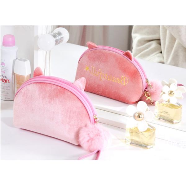 Web celebrity small portable cute girl instagram style super fire goods large capacity plush makeup bags
